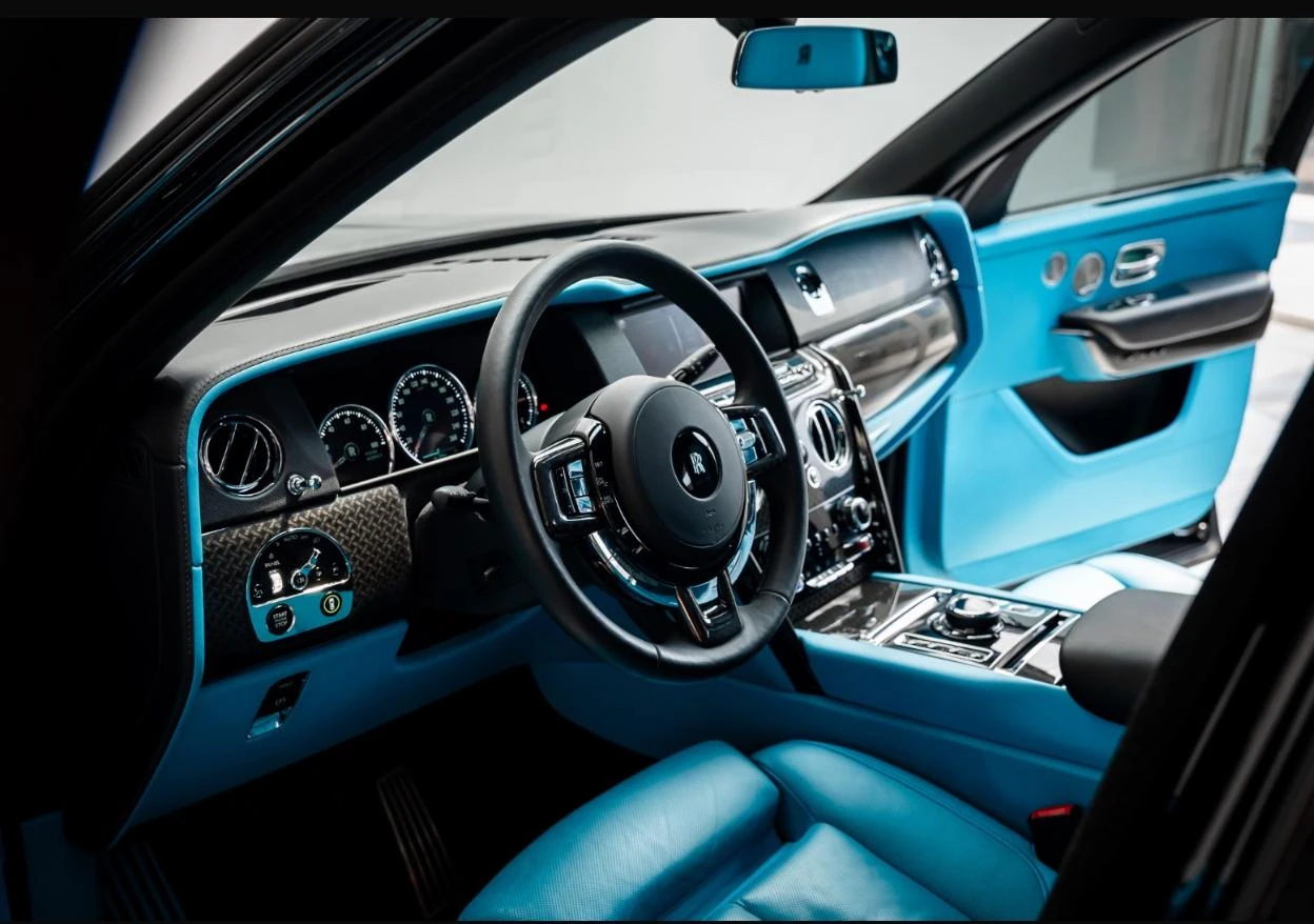 Rolls-Royce Rolls Royce Cullinan Black Badge 2023 - Luxury Car thumbnail NaN